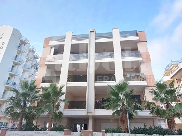 Appartamento trilocale in vendita in Via Emilia, Alba Adriatica