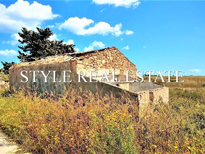 Casa trilocale in vendita in Contrada Sciubbia, Noto
