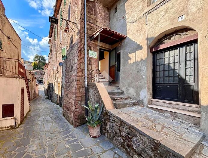 Appartamento bilocale in vendita in Via del Conicchio, Latera