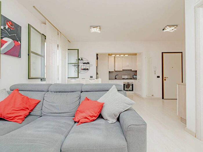 Appartamento bilocale in affitto in Via Paolo Mezzanotte, Vigentino Fatima, Milano