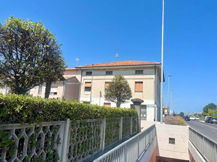 Appartamento con 6 locali in vendita in Mondolfo