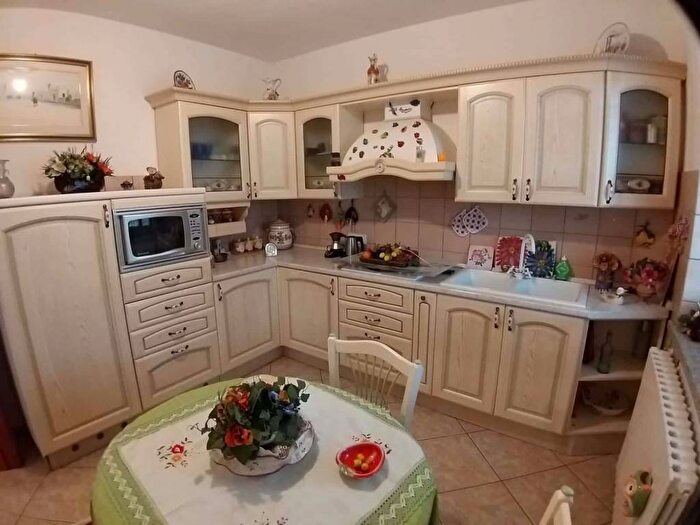 Appartamento quadrilocale in affitto in via Gavino Gabriel, Centro, Nuoro