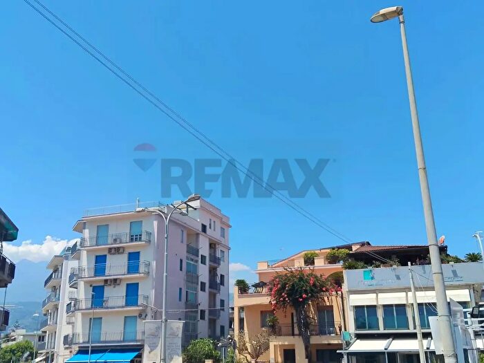 Appartamento quadrilocale in vendita in Via Carrata, Mascali