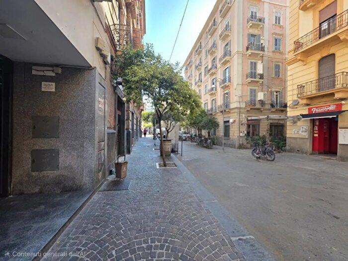 Appartamento quadrilocale in vendita in Via Roma, Salerno