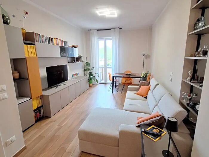 Appartamento quadrilocale in vendita in Viale Medaglie dOro, Modena