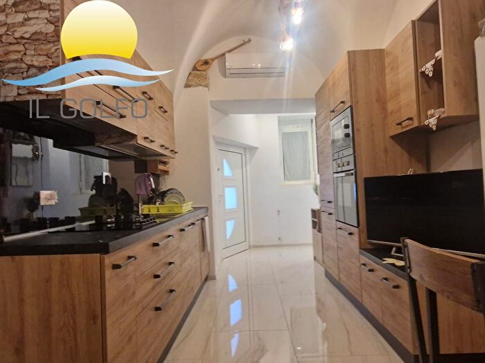 Appartamento trilocale in vendita in Piazza San Mauro, San Bartolomeo Al Mare