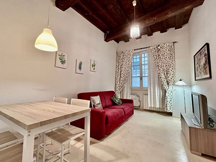 Appartamento trilocale in affitto in Piazza dei Pitti, Ponte Vecchio Pitti, Firenze