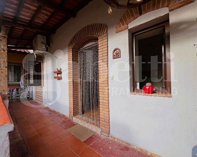 Appartamento quadrilocale in vendita in Via Napoli, Calvi Risorta