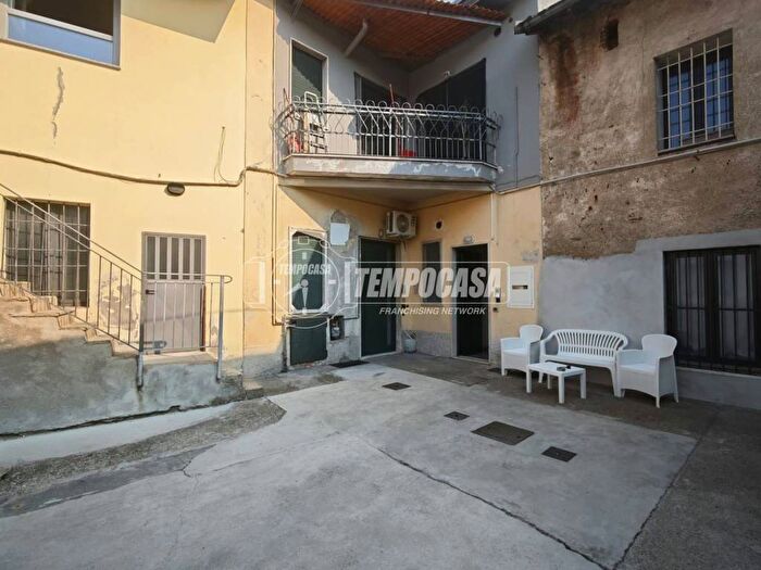 Appartamento bilocale in affitto in Via Dante, Centro, Caronno Pertusella