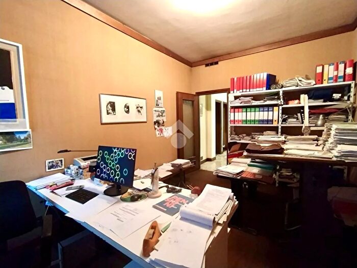 Appartamento con 5 locali in vendita in Via Santa Franca, Piacenza