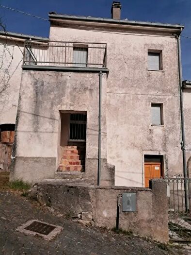 Casa quadrilocale in vendita in Sessano Del Molise