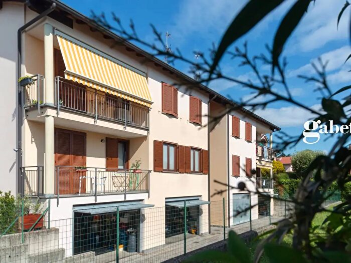Appartamento quadrilocale in vendita in Via Pietro Mascagni, Bernareggio