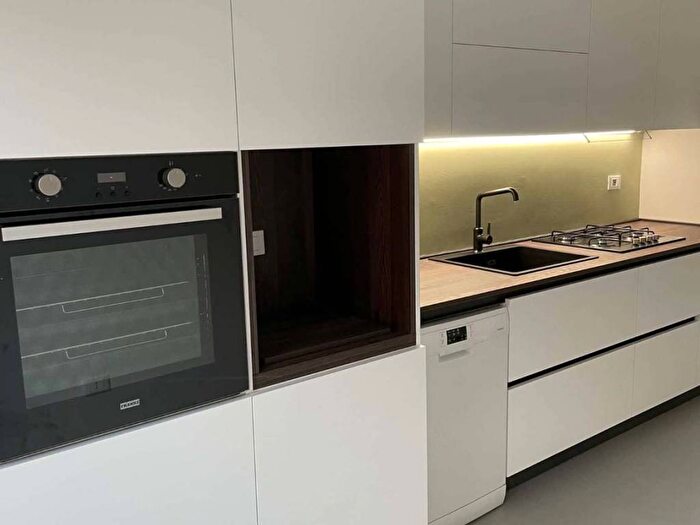 Appartamento quadrilocale in affitto in Via Enrico Tellini, Cenisio, Milano