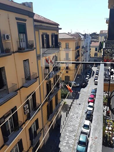 Appartamento quadrilocale in vendita in Piazza Nicola Amore, Napoli