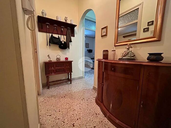 Appartamento trilocale in vendita in Via Sant Isidoro, Palermo