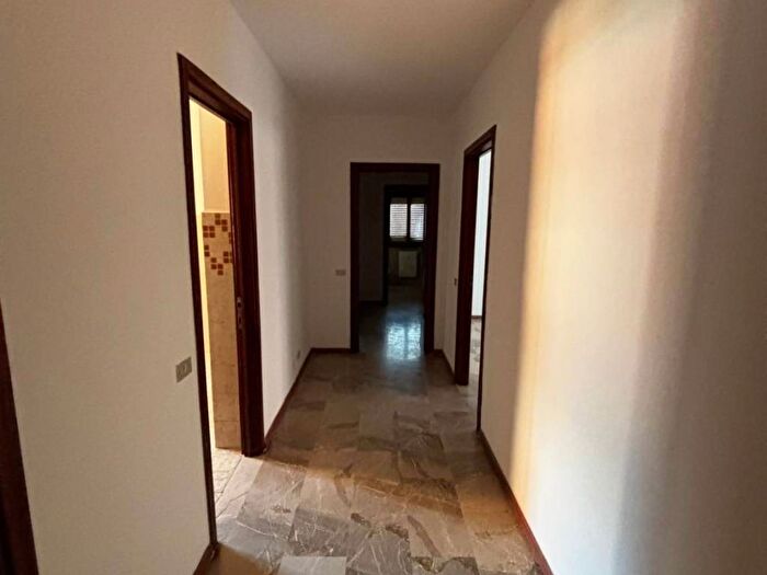 Appartamento trilocale in affitto in Ponte Azzone Visconti, Centro, Lecco