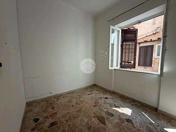 Appartamento trilocale in vendita in Via Marco Polo, Palermo