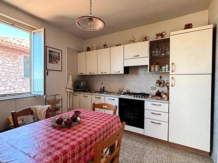 Appartamento quadrilocale in vendita in Via Costa Calda, Piglio