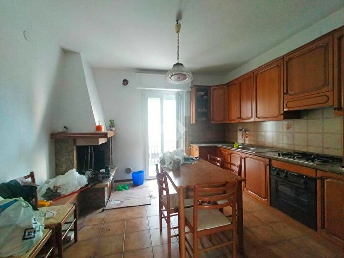 Appartamento quadrilocale in affitto in Via Alessandro Volta, Sanmagno Sterpete Corvia, Foligno