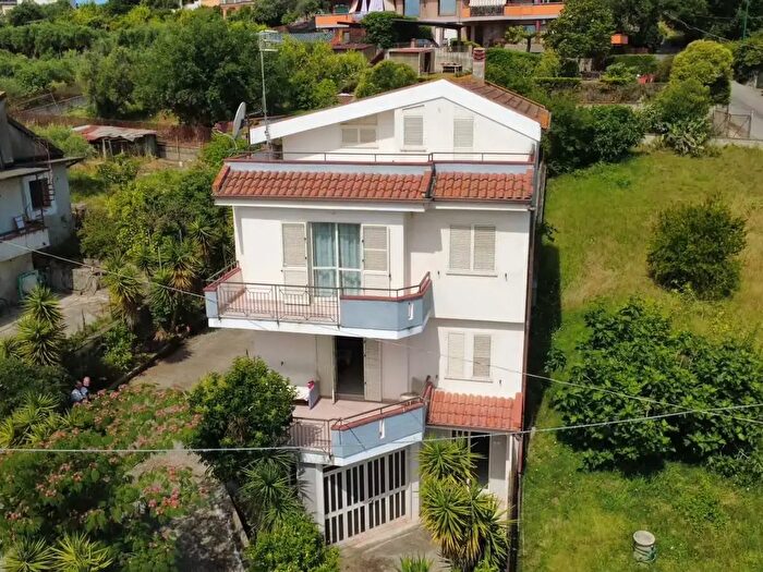 Casa con 6 locali in vendita in Via Chiusa del Pero, Casal Velino