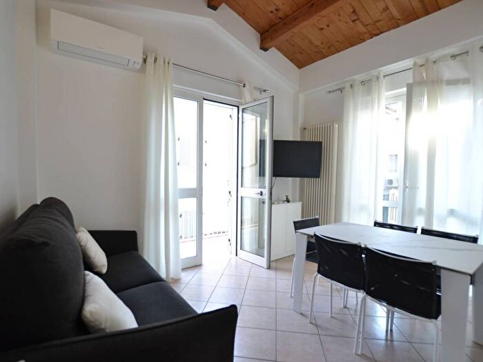 Appartamento trilocale in affitto in Viale Virgilio Marone Publio, Centro, Riccione