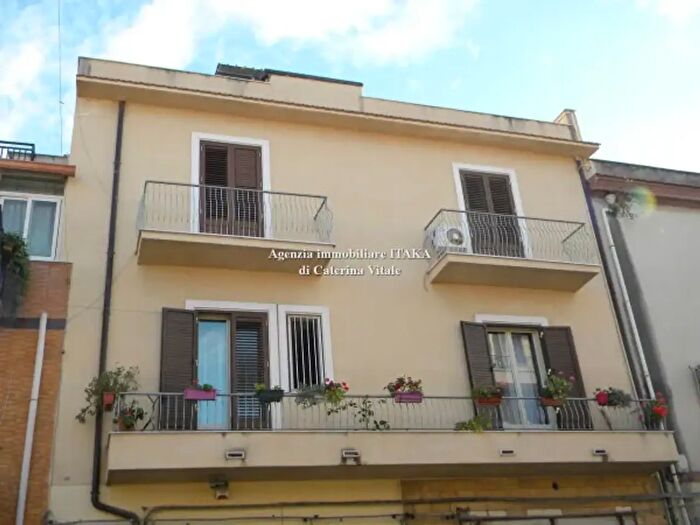 Appartamento con 6 locali in vendita in Corso Umberto I, Ficarazzi