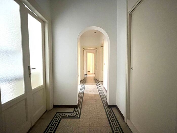 Appartamento quadrilocale in affitto in Piazza Giuseppe Grandi, Porta Vittoria, Milano