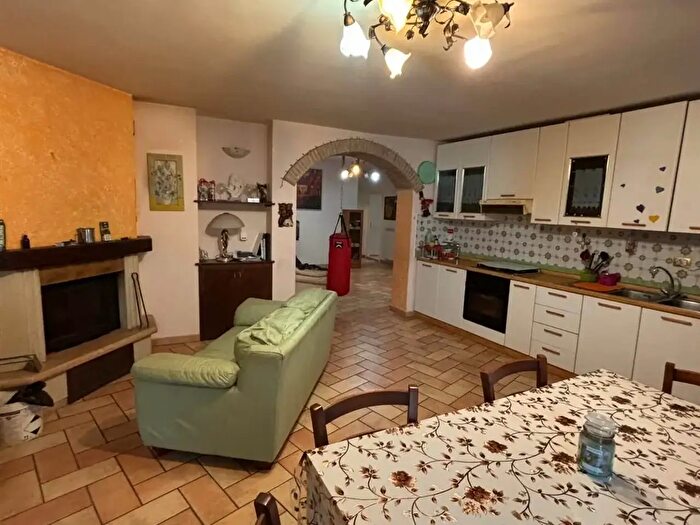 Appartamento con 5 locali in vendita in San Severino Marche