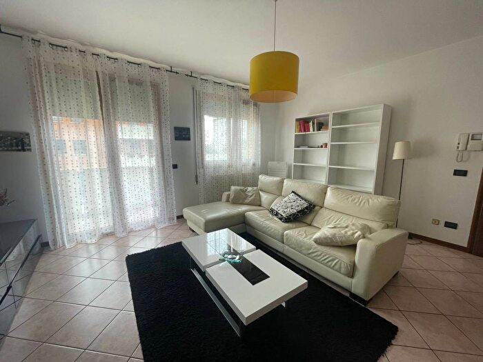 Appartamento trilocale in affitto in Via Piave, Centro, Dolo