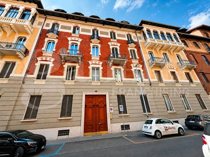 Appartamento quadrilocale in vendita in Via Federico Campana, Torino