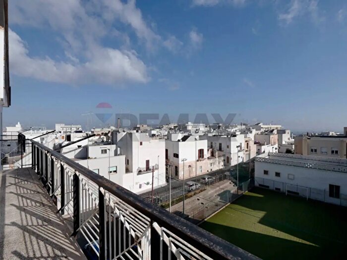 Appartamento quadrilocale in vendita in Via Guglielmo Pepe, Ostuni