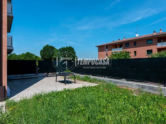 Appartamento bilocale in vendita in Via degli Azzarri, Reggio Emilia