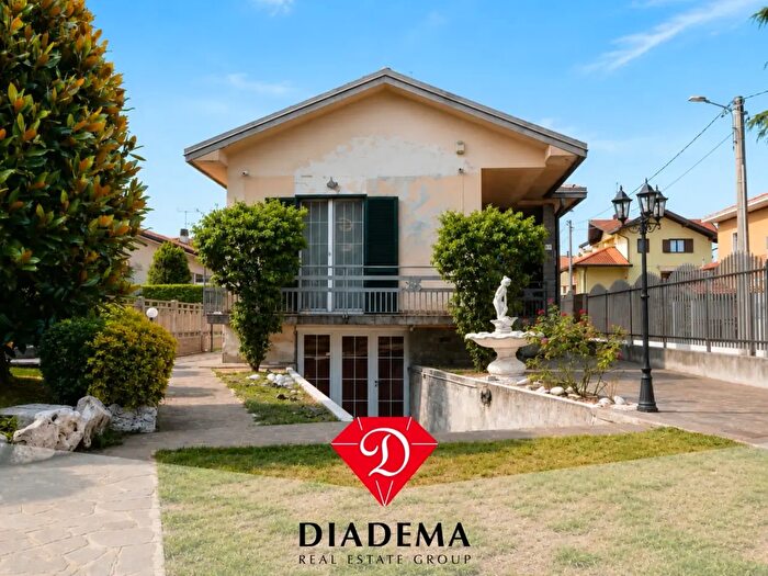 Casa trilocale in vendita in Via Mercadante, Fagnano Olona