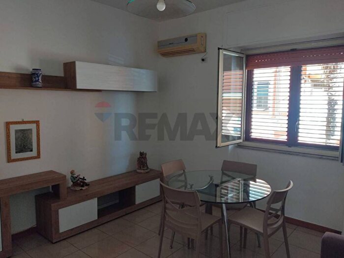 Appartamento quadrilocale in affitto in viale Mario Milazzo, Centro, Caltagirone
