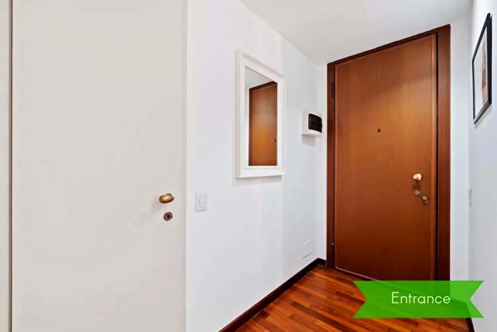 Appartamento monolocale in affitto in Piazza San Marco, Milano