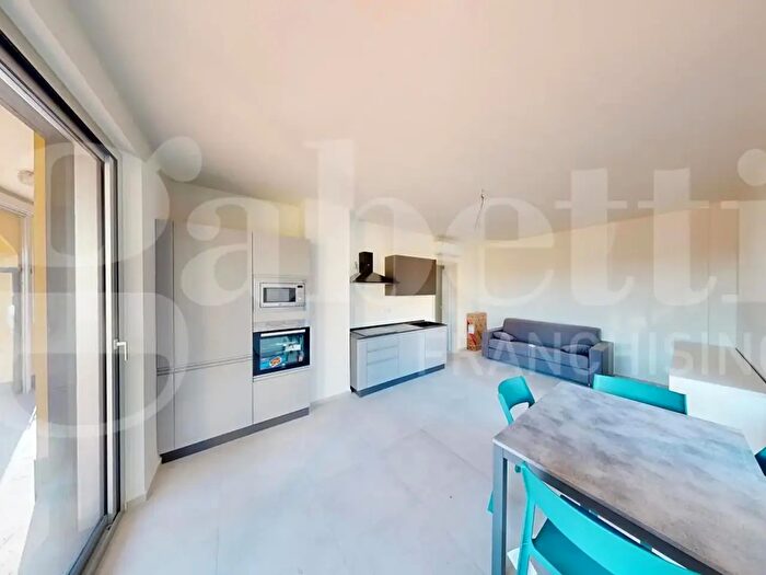 Appartamento bilocale in vendita in Via delle Peschiere, Loano