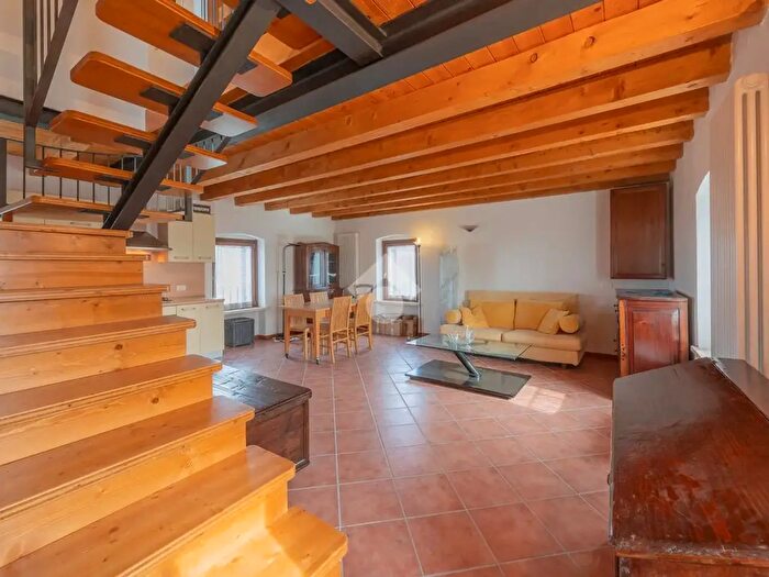 Appartamento trilocale in vendita in Via Garibaldi, SantAmbrogio Di Valpolicella