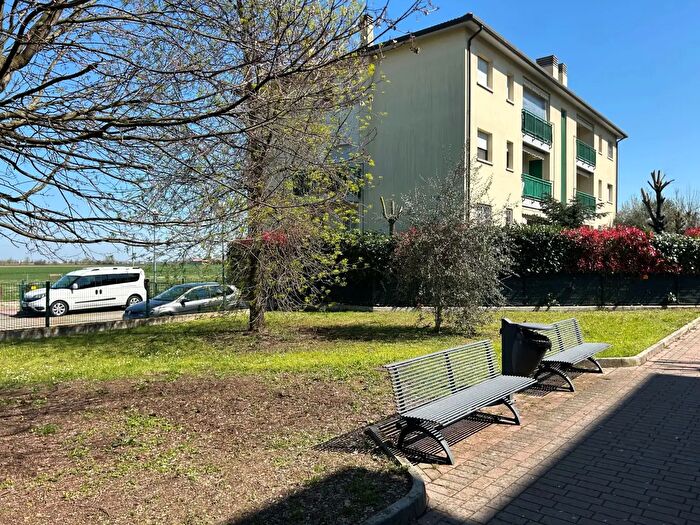 Appartamento bilocale in vendita in Via Verde, Ozzano DellEmilia