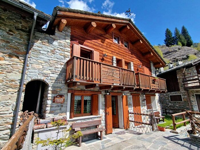 Casa con 5 locali in affitto in Carotte, Chiesa in Valmalenco