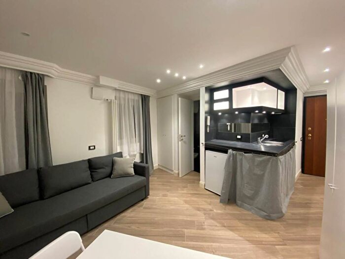 Appartamento monolocale in affitto in Via Marghera, De Angeli, Milano