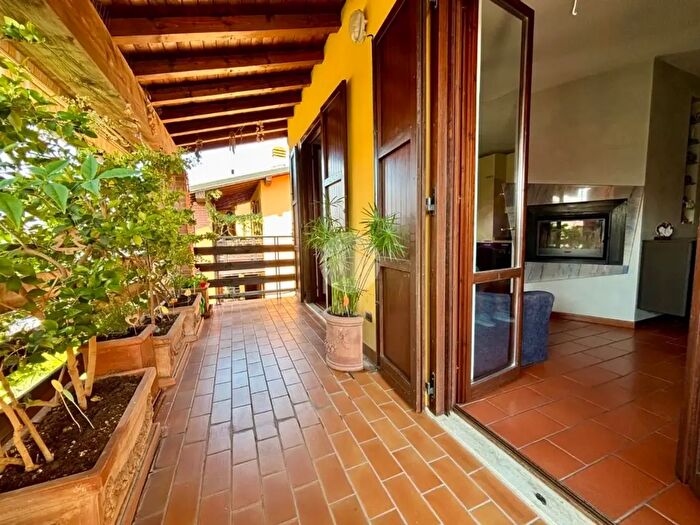 Appartamento trilocale in vendita in Via Maestro Luigi Bina, Desenzano Del Garda