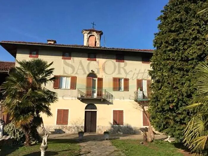 Casa con 11 locali in vendita in Via Pascaretto, Pinerolo