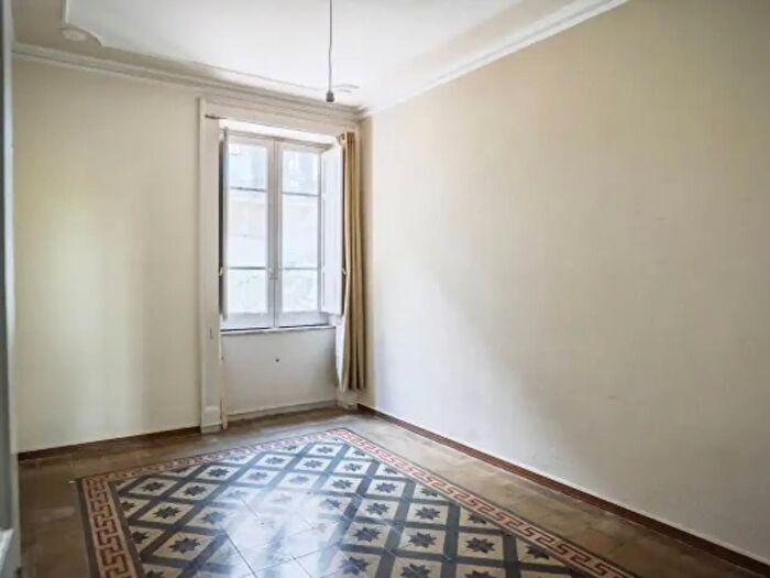 Appartamento con 6 locali in vendita in Via Pietro Canicio, Messina