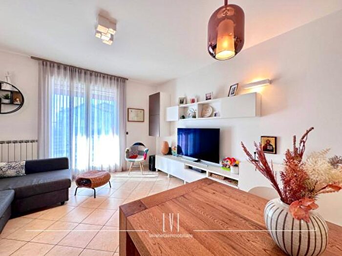 Appartamento trilocale in vendita in Via Cadore, Caorle