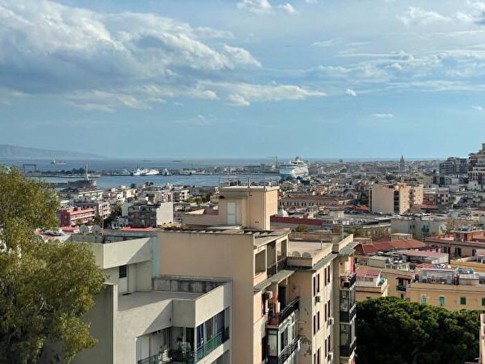 Appartamento con 5 locali in vendita in Viale Regina Elena, Messina