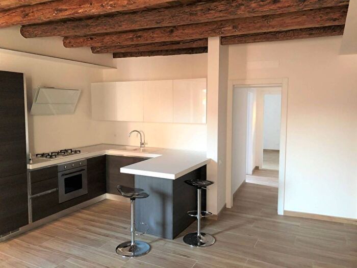 Appartamento quadrilocale in affitto in Levà degli Angeli, Centro Storico, Vicenza