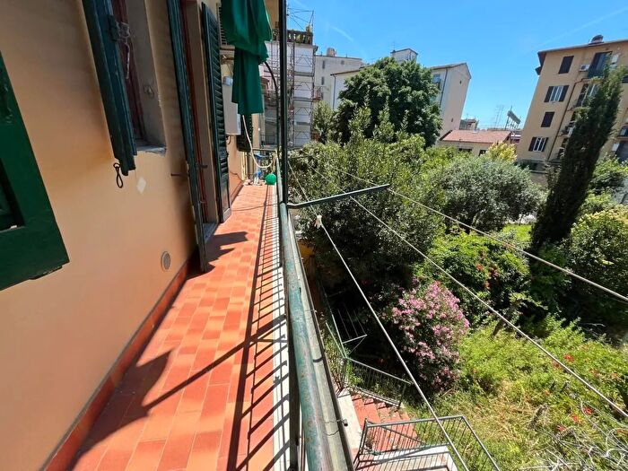 Appartamento con 5 locali in vendita in Via Milanesi, Firenze