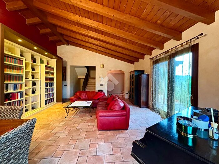 Casa quadrilocale in vendita in Via Casale, Poggio Torriana