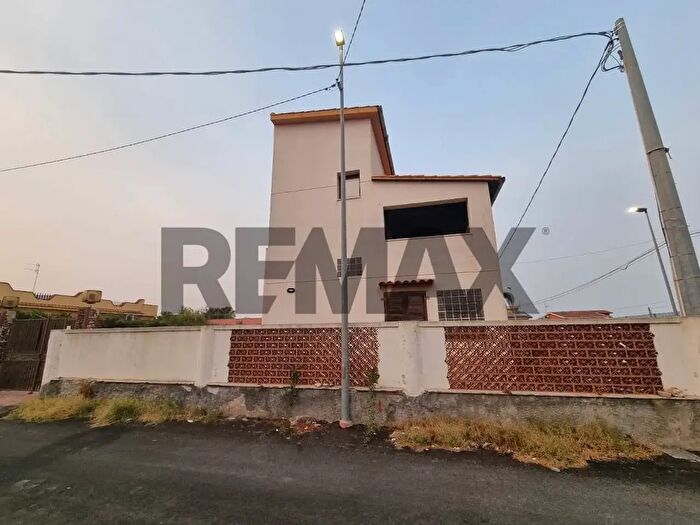 Appartamento trilocale in affitto in Via Manzoni, Augusta