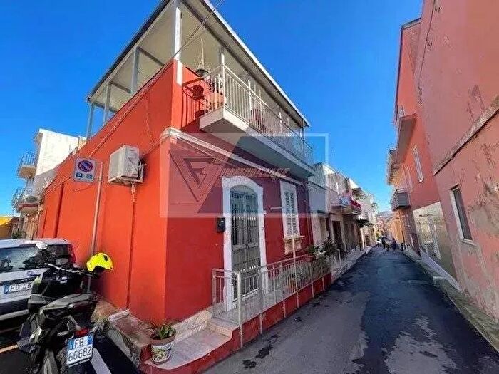 Casa con 5 locali in vendita in Siracusa